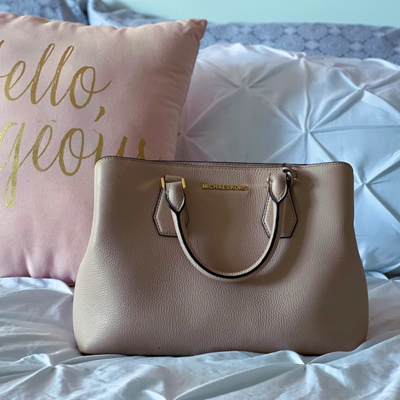 MICHAEL Michael Kors Handbags - MICHAEL KORS 'Camille' Large Pebbled Leather Satchel